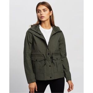 The North Face Zoomie Jacket in Army Green